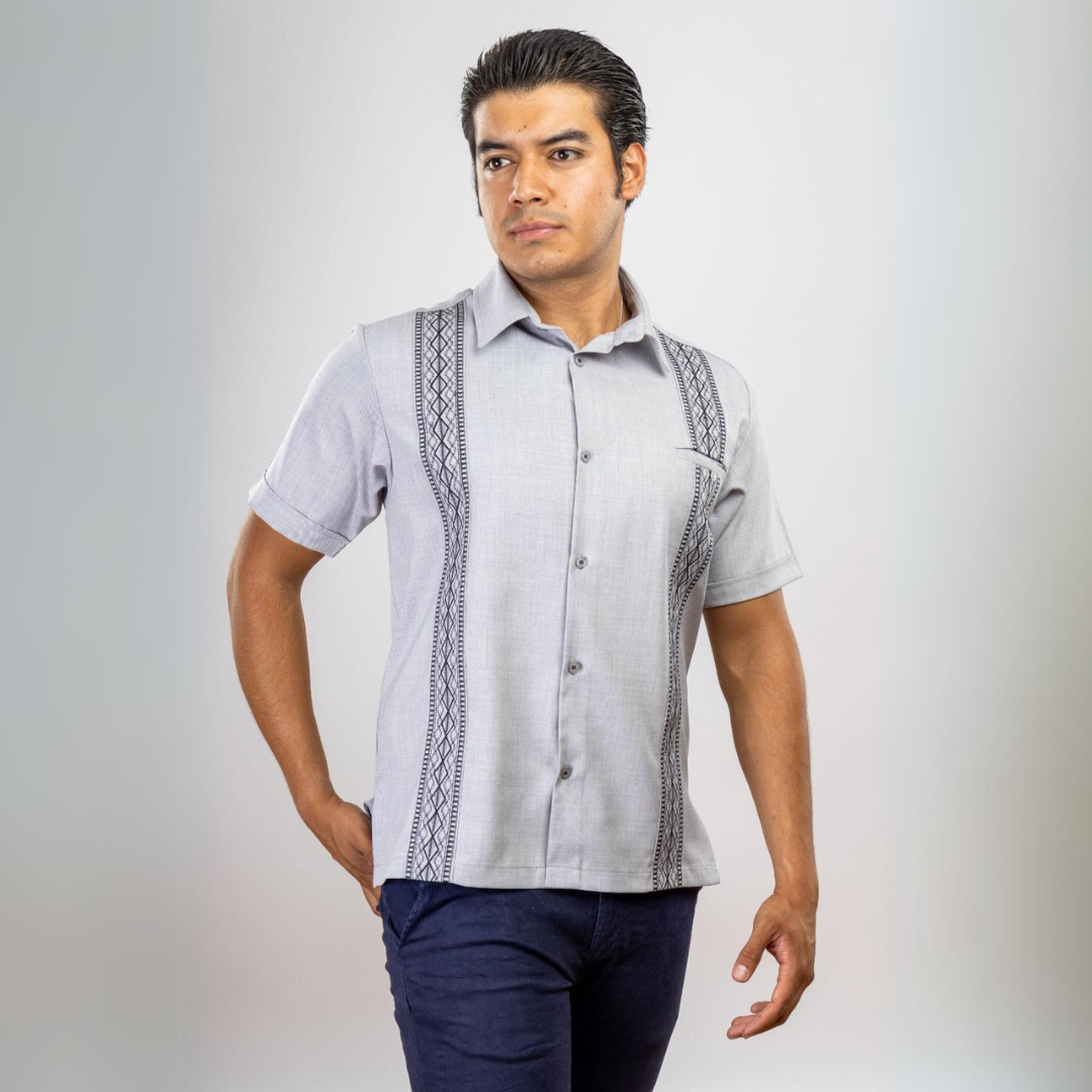 Guayabera gris sale